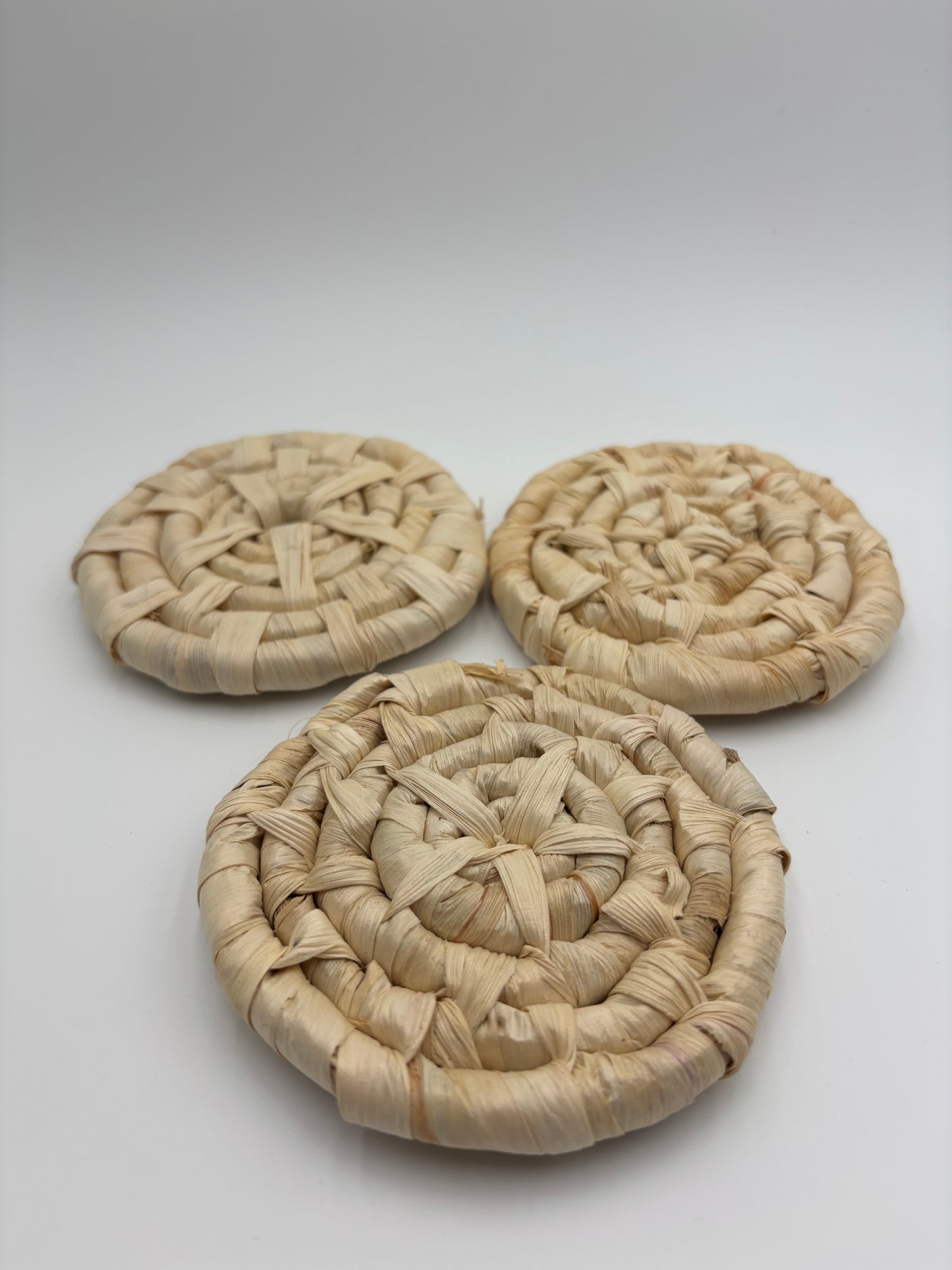 Mini Round Corn Husk Chew Mat