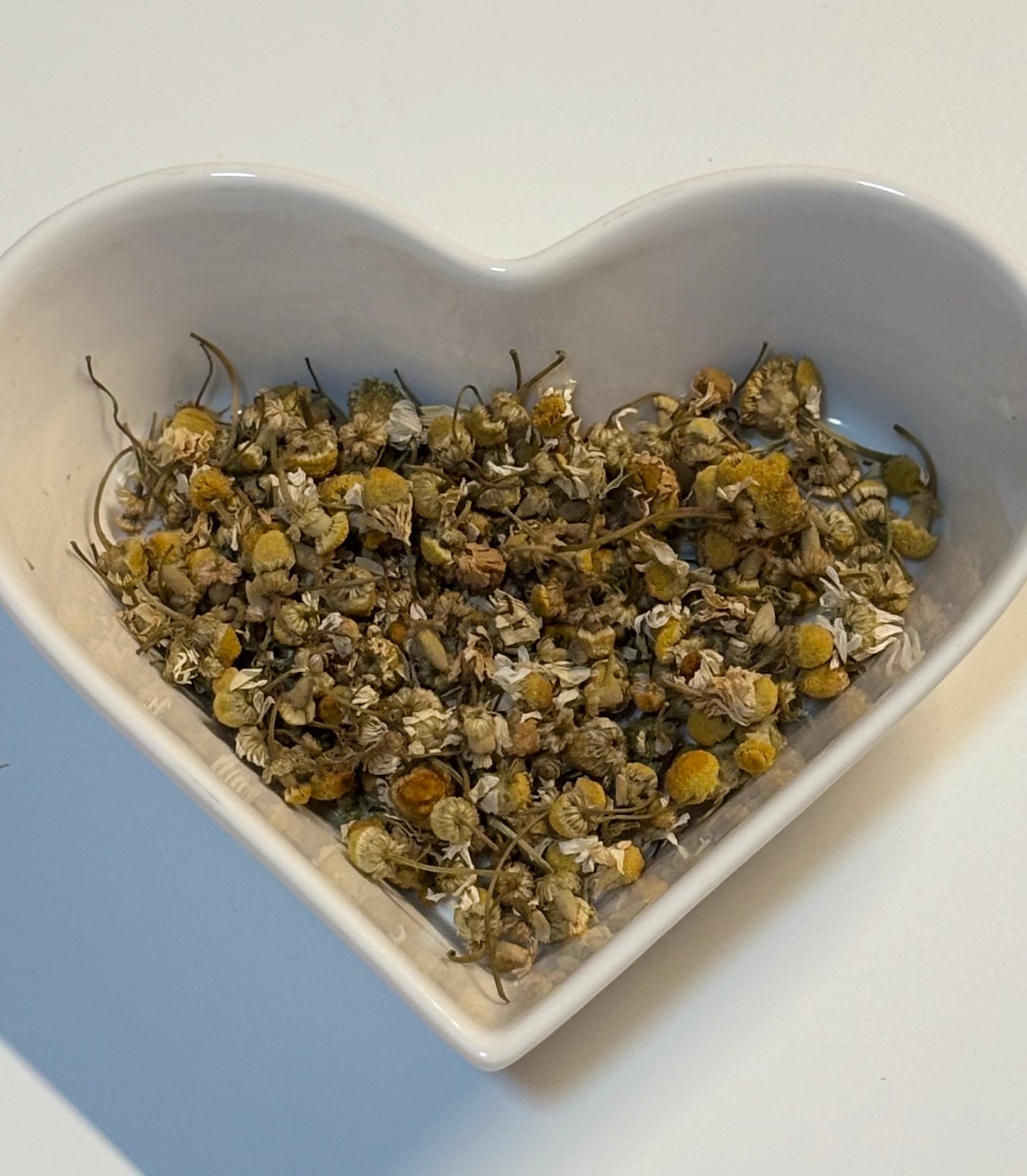 Chamomile Dreams – Natural Dried Chamomile Flowers for Rabbits (10g)