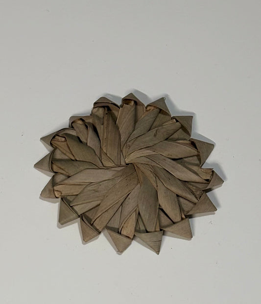 Woven Palm Flower – Natural Chew Toy for Rabbits & Small Pets