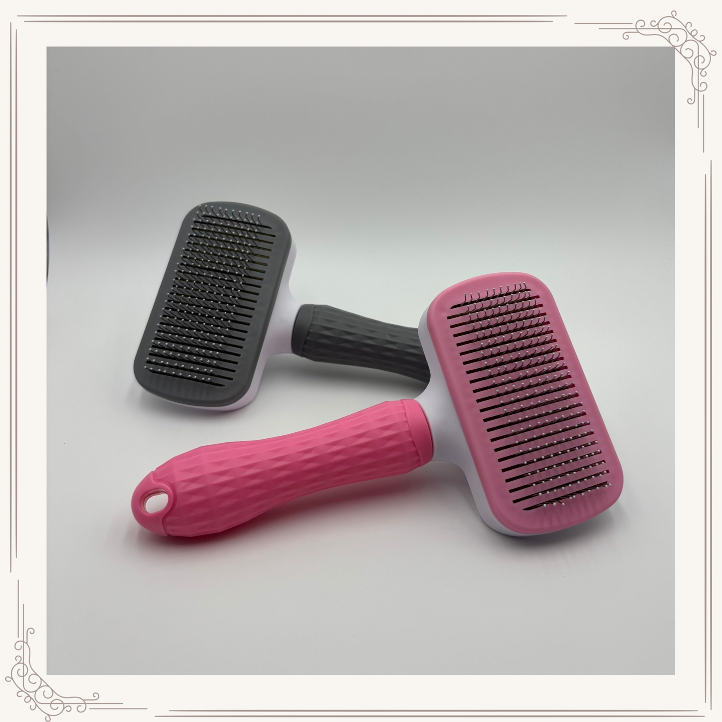 Brosse de toilettage autonettoyante pour lapins – Élimination douce du poil mort