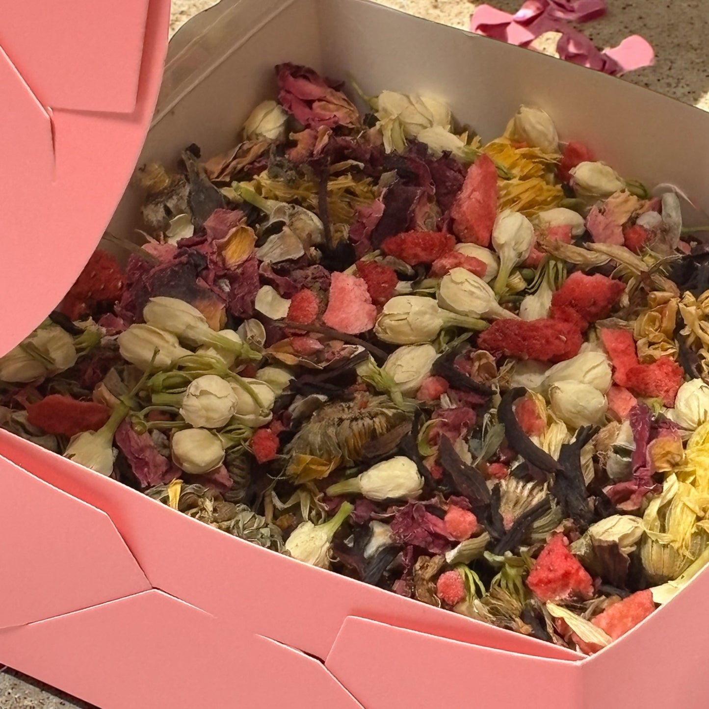 Hoppy Valentine Valentine Snuffle Blend for Rabbits – Limited Edition
