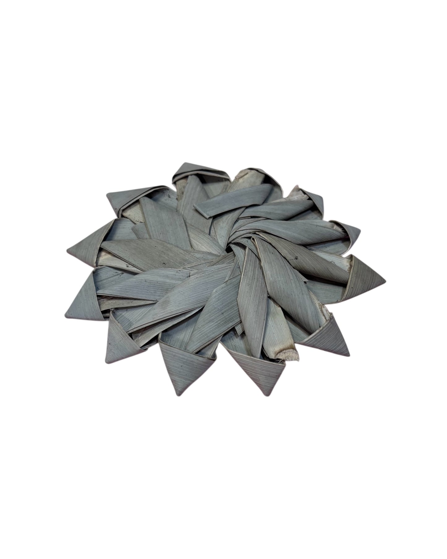 Woven Palm Flower – Natural Chew Toy for Rabbits & Small Pets