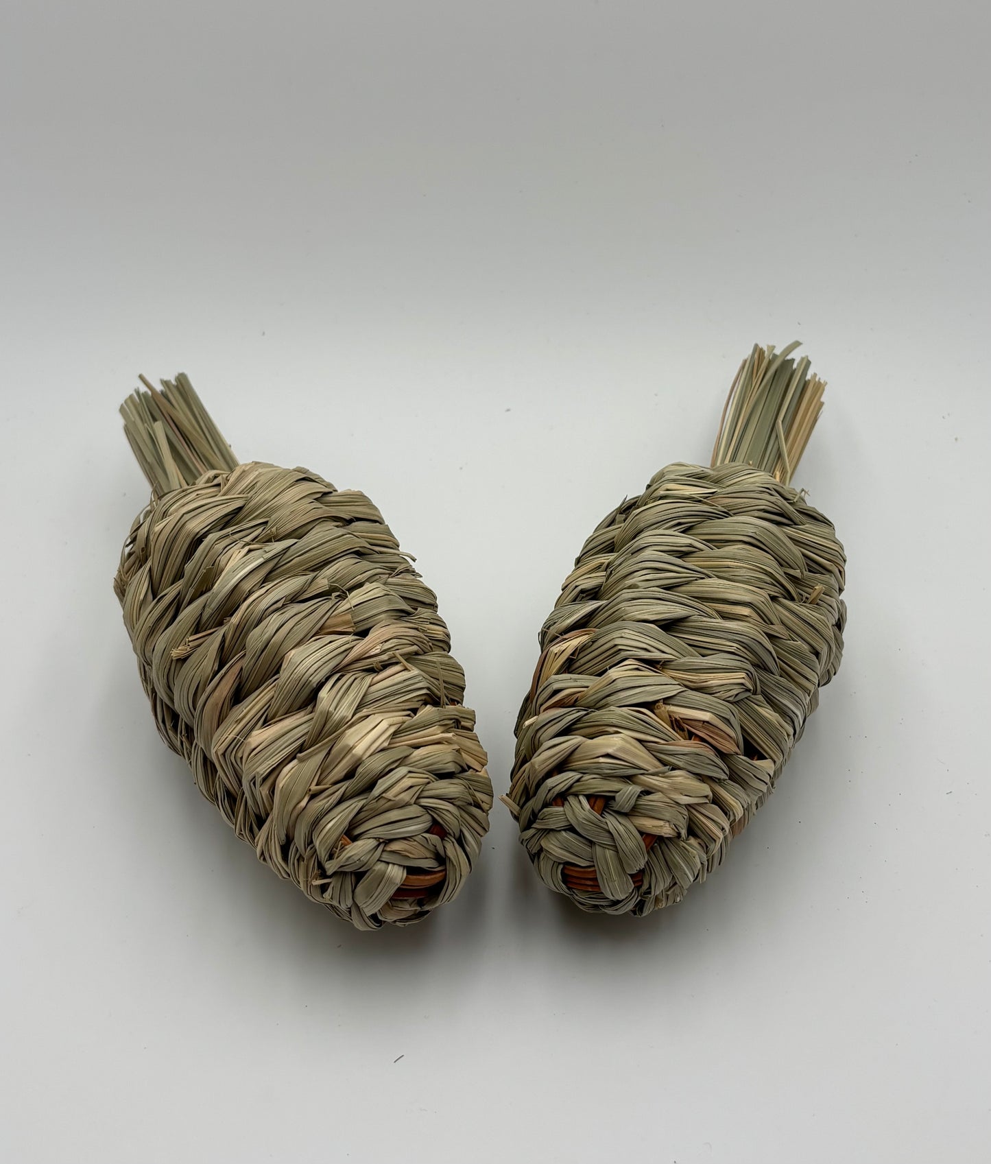 Natural Grass Carrot Chew Toy for Rabbits