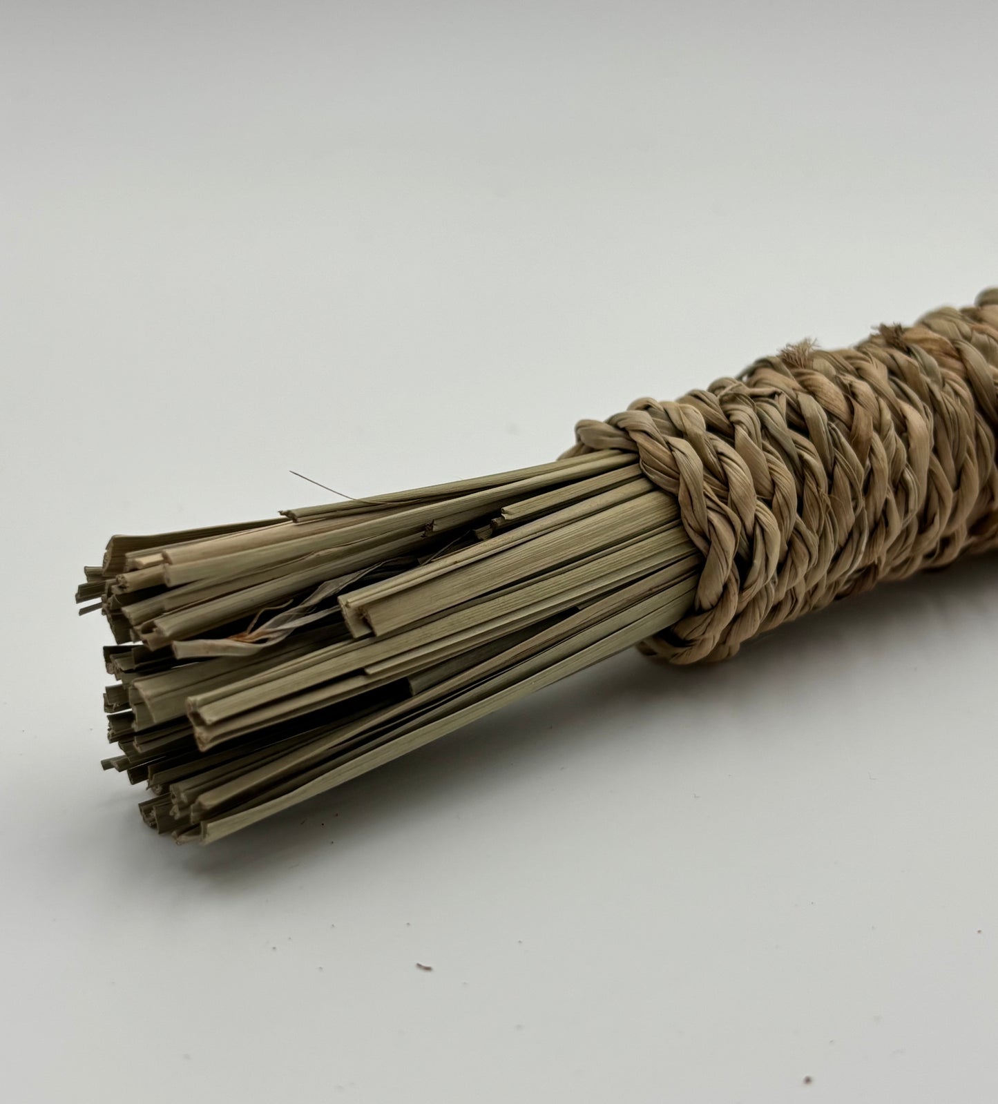 Jouet à mâcher en paille naturelle tressée pour lapins et petits animaux