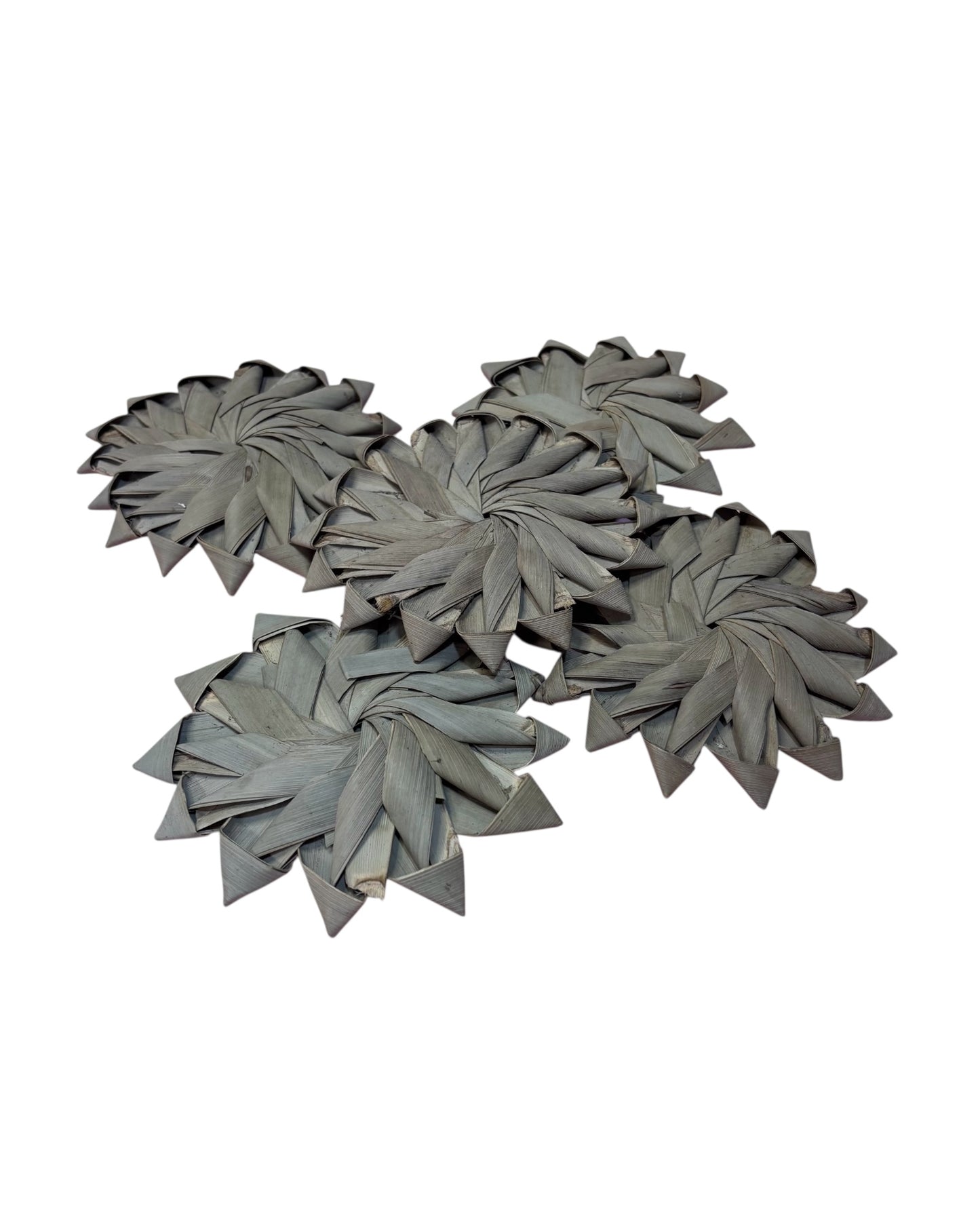 Woven Palm Flower – Natural Chew Toy for Rabbits & Small Pets