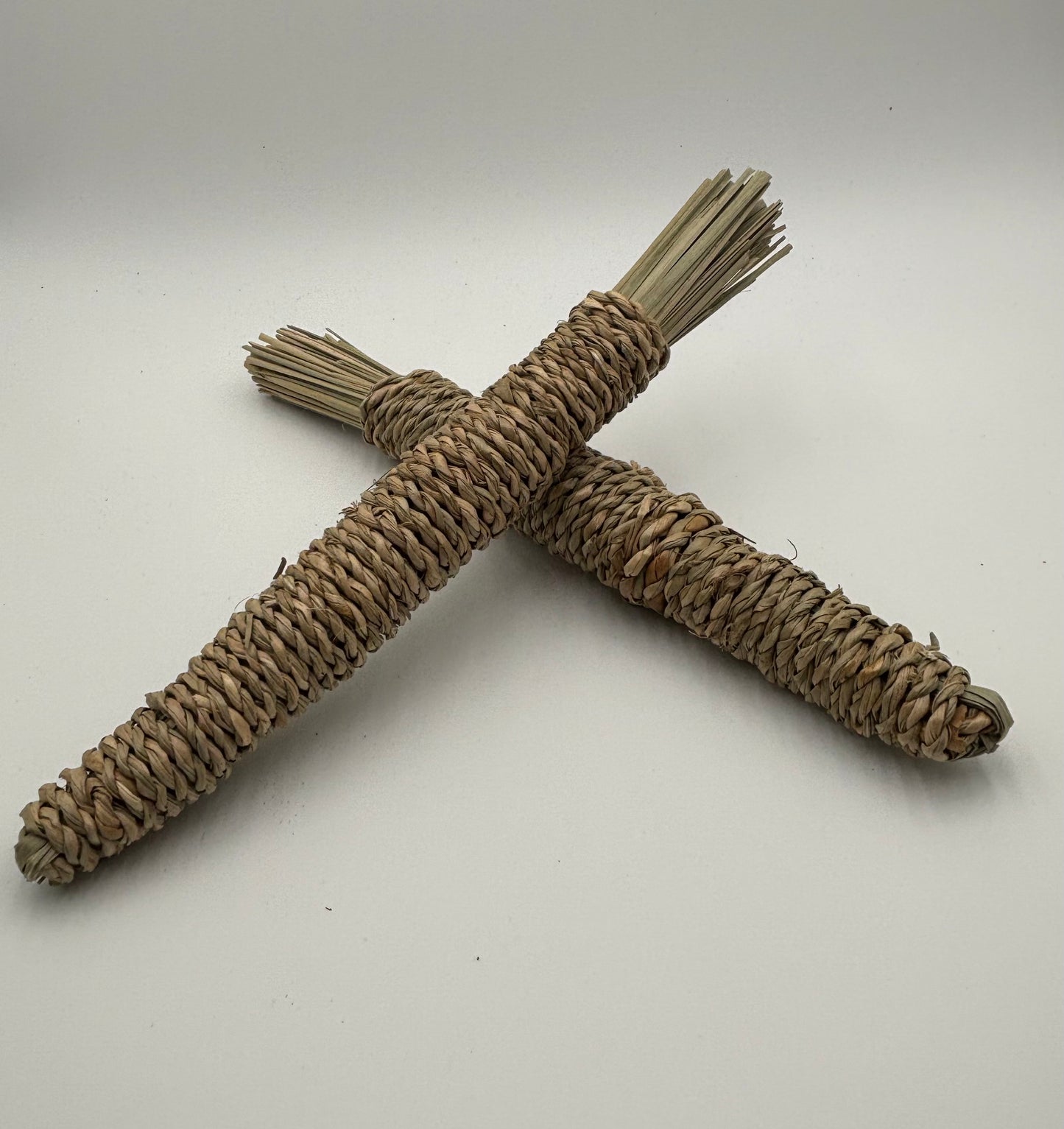 Jouet à mâcher en paille naturelle tressée pour lapins et petits animaux