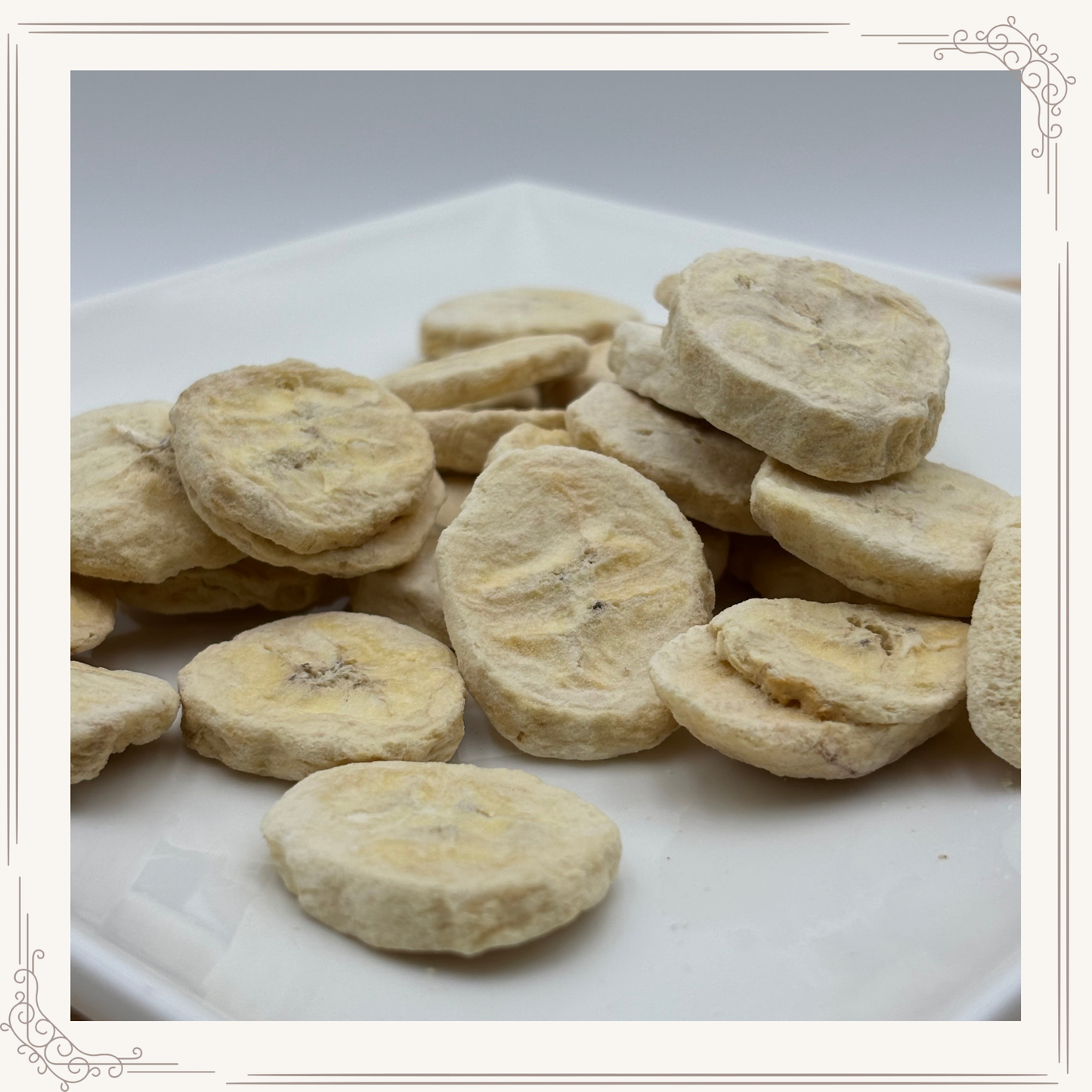 Banana Breeze – Tranches de banane séchées naturelles pour lapins (30 g)