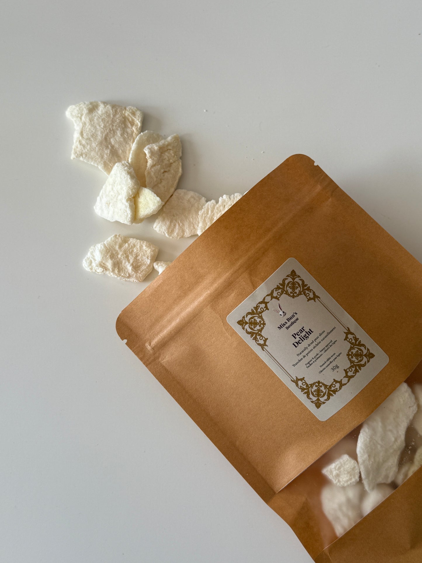 Pear Delight – Natural Dried Pear Slices for Rabbits (30g)
