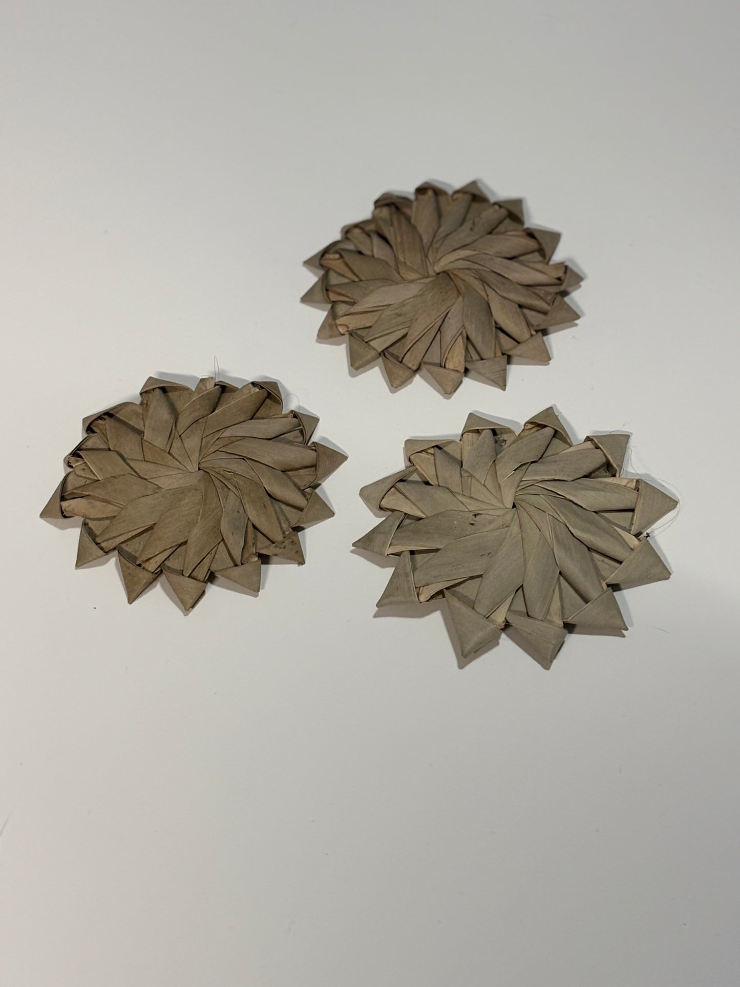 Woven Palm Flower – Natural Chew Toy for Rabbits & Small Pets