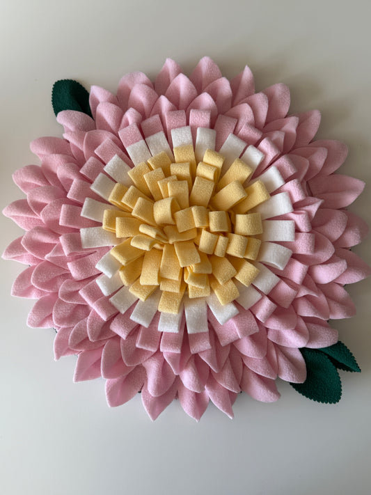 Velvet Petals Foraging Mat