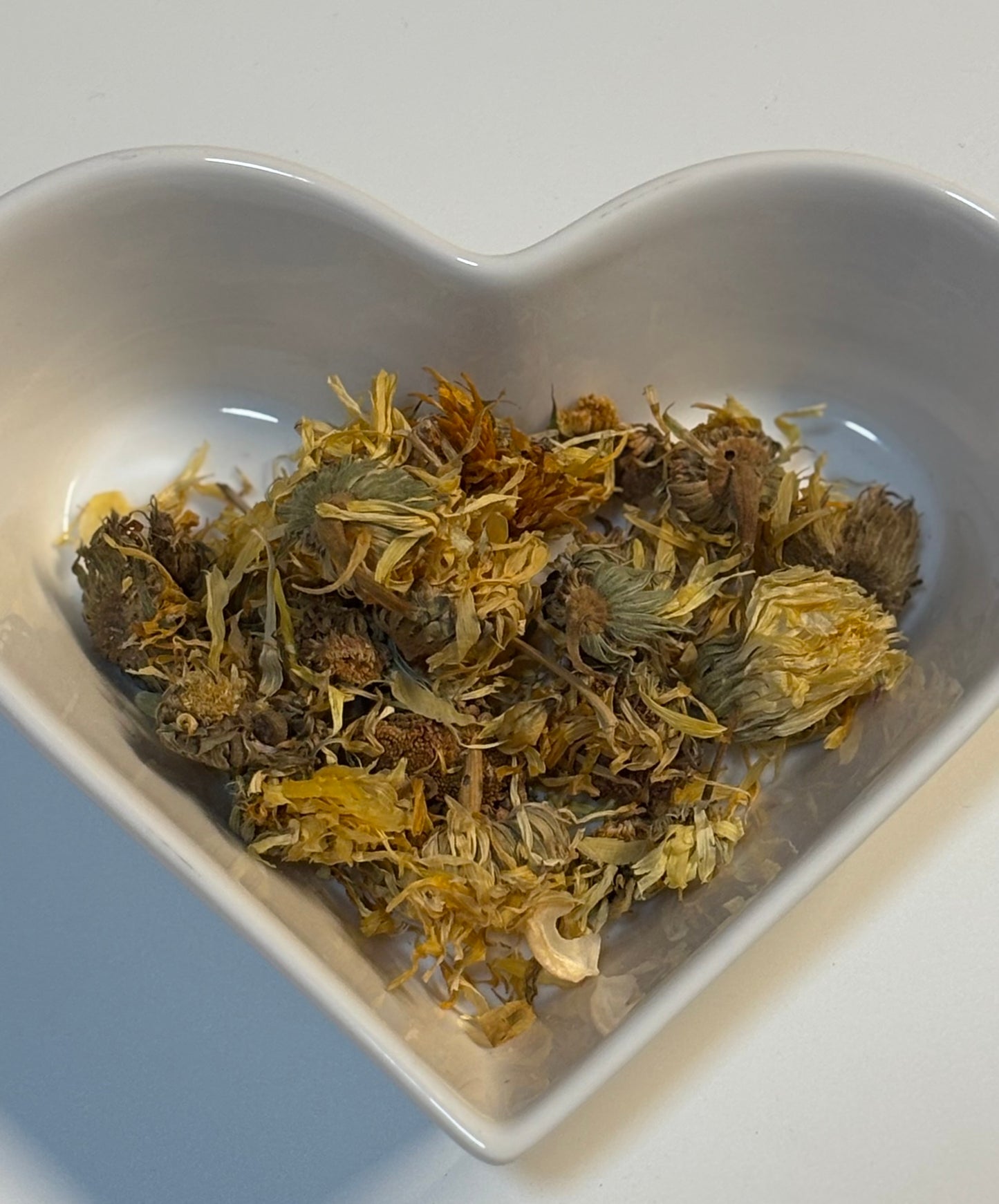 Calendula Petals – Natural Dried Marigold Flowers for Rabbits (10g)